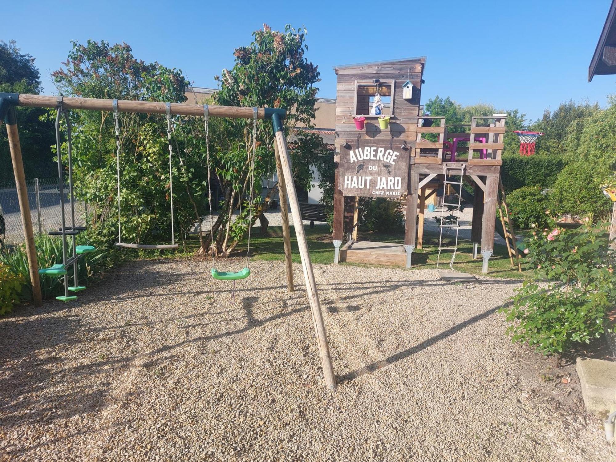 Chez Marie Hotel Drosnay Екстериор снимка